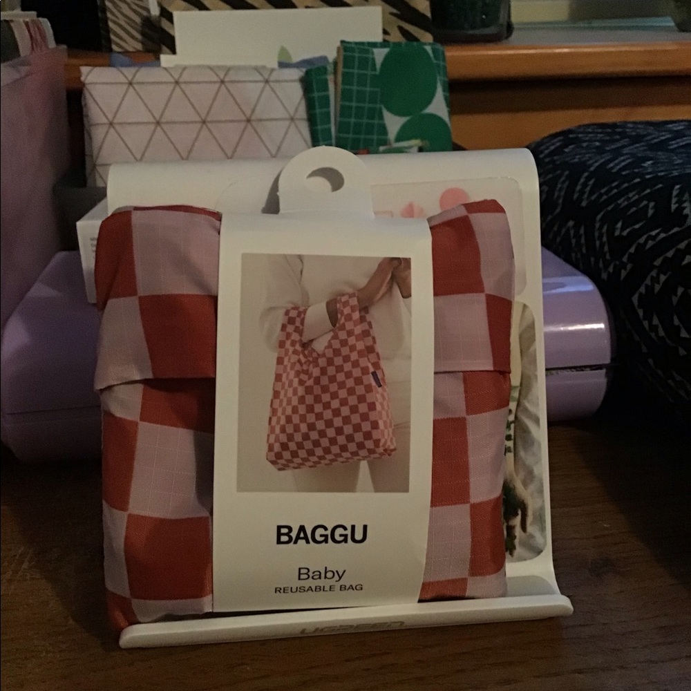 Baby baggu - red checkered